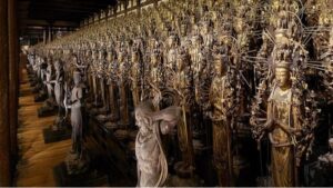 三十三間堂（さんじゅうさんげんどう）